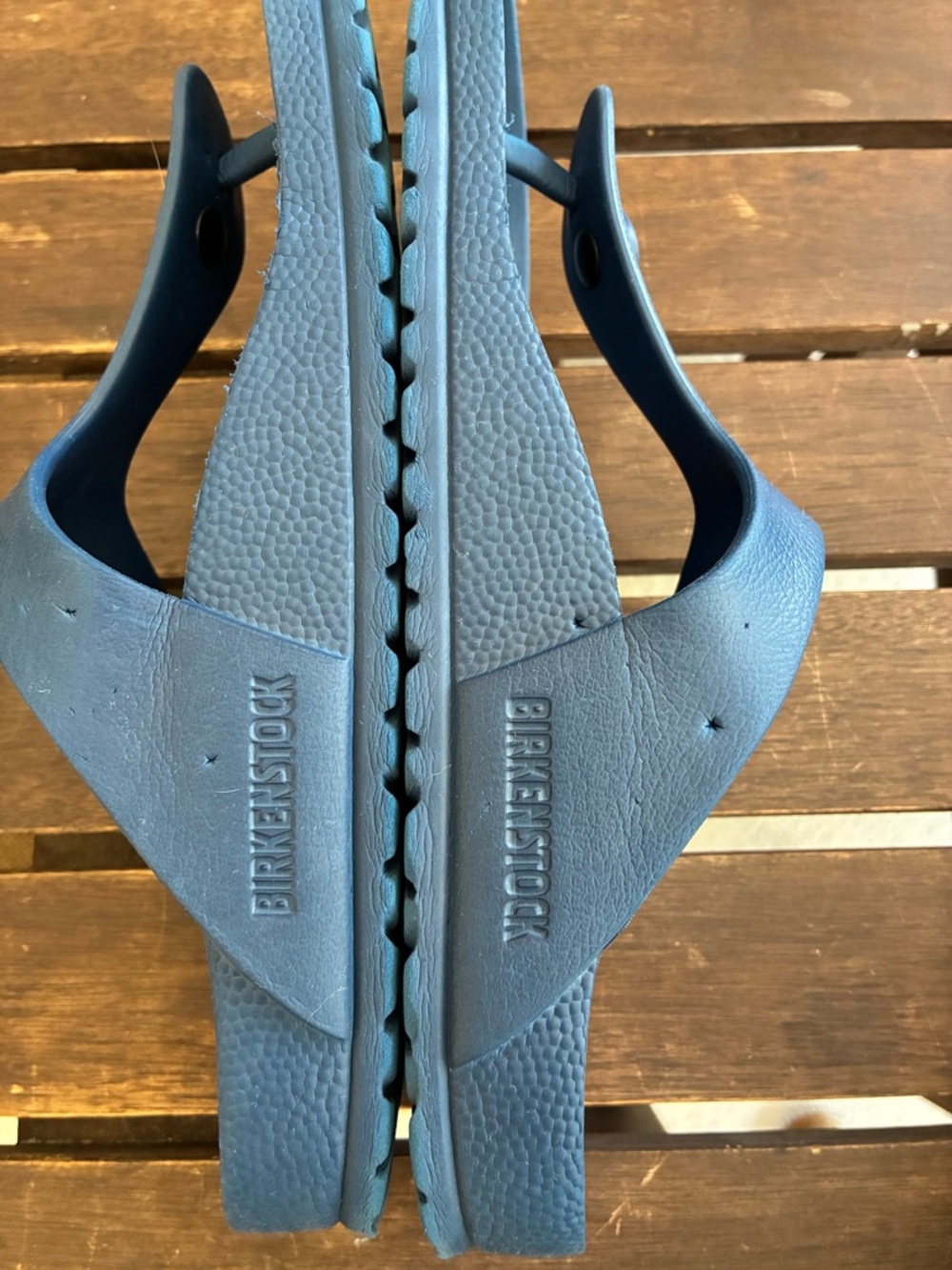4 Pairs of Birkenstock Gizeh Sandals in Black, Navy, White, Silver - Picture 12 of 13